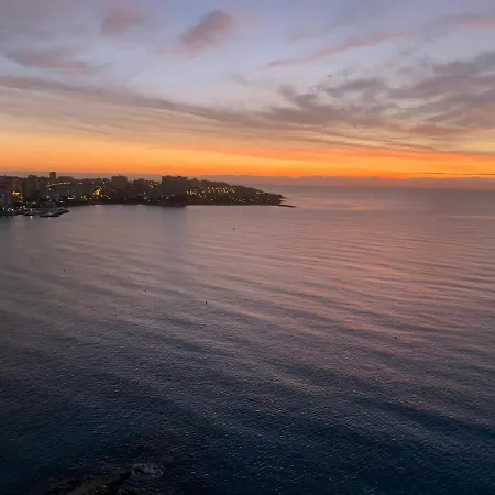 Excellent View Julia アパート